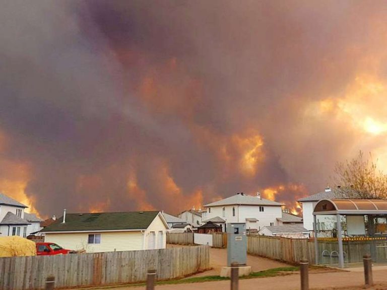 fort-mcmurray-fire-may-3-2016-courtesy-mary-sexsmith1-768x576