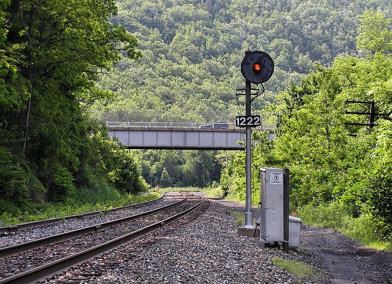 800px-CR_Lehigh-Line-signal-1222