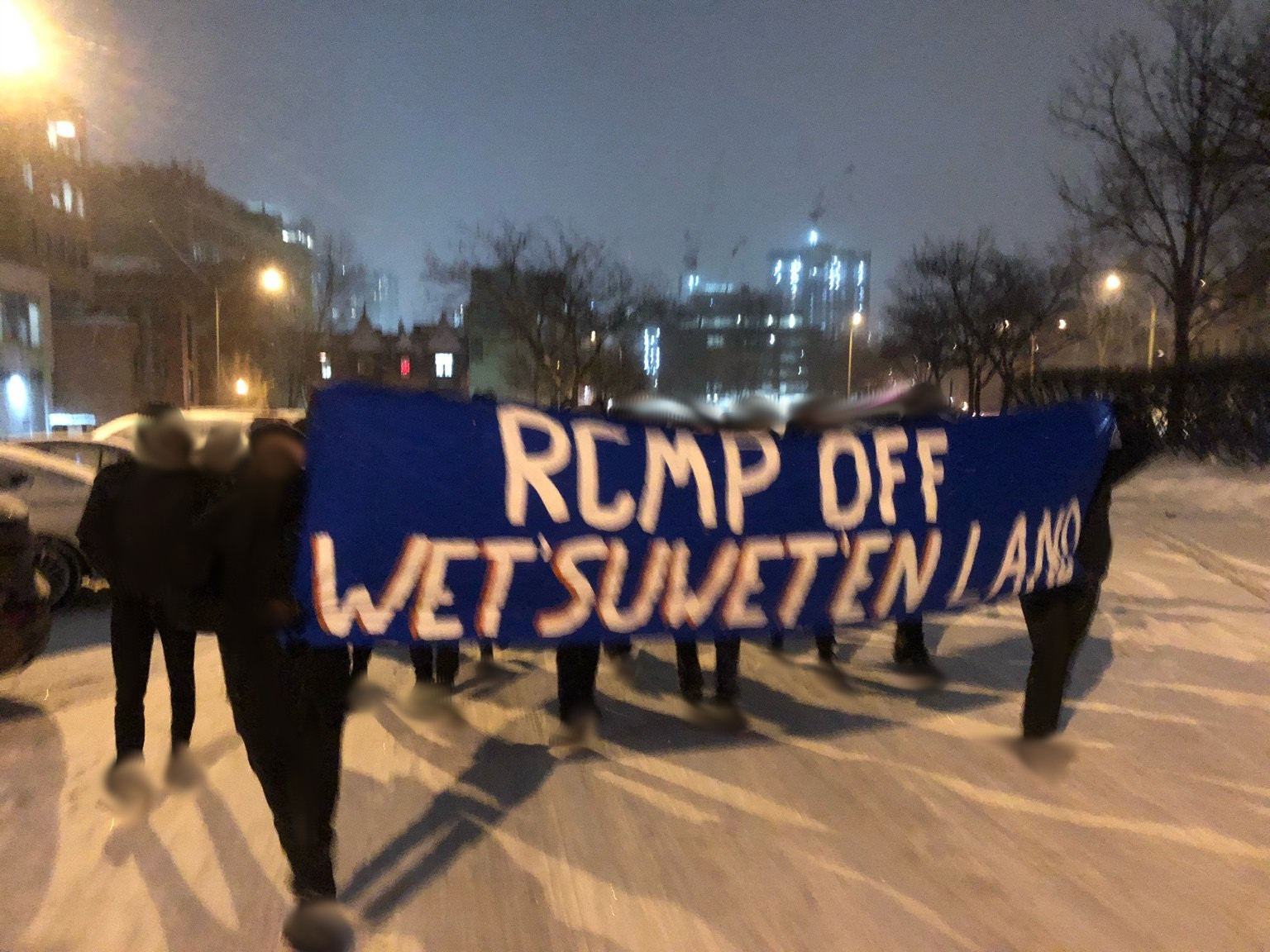 A March in Solidarity with the Wet'suwet'en Pays a Visit to the RCMP's Quebec Headquarters