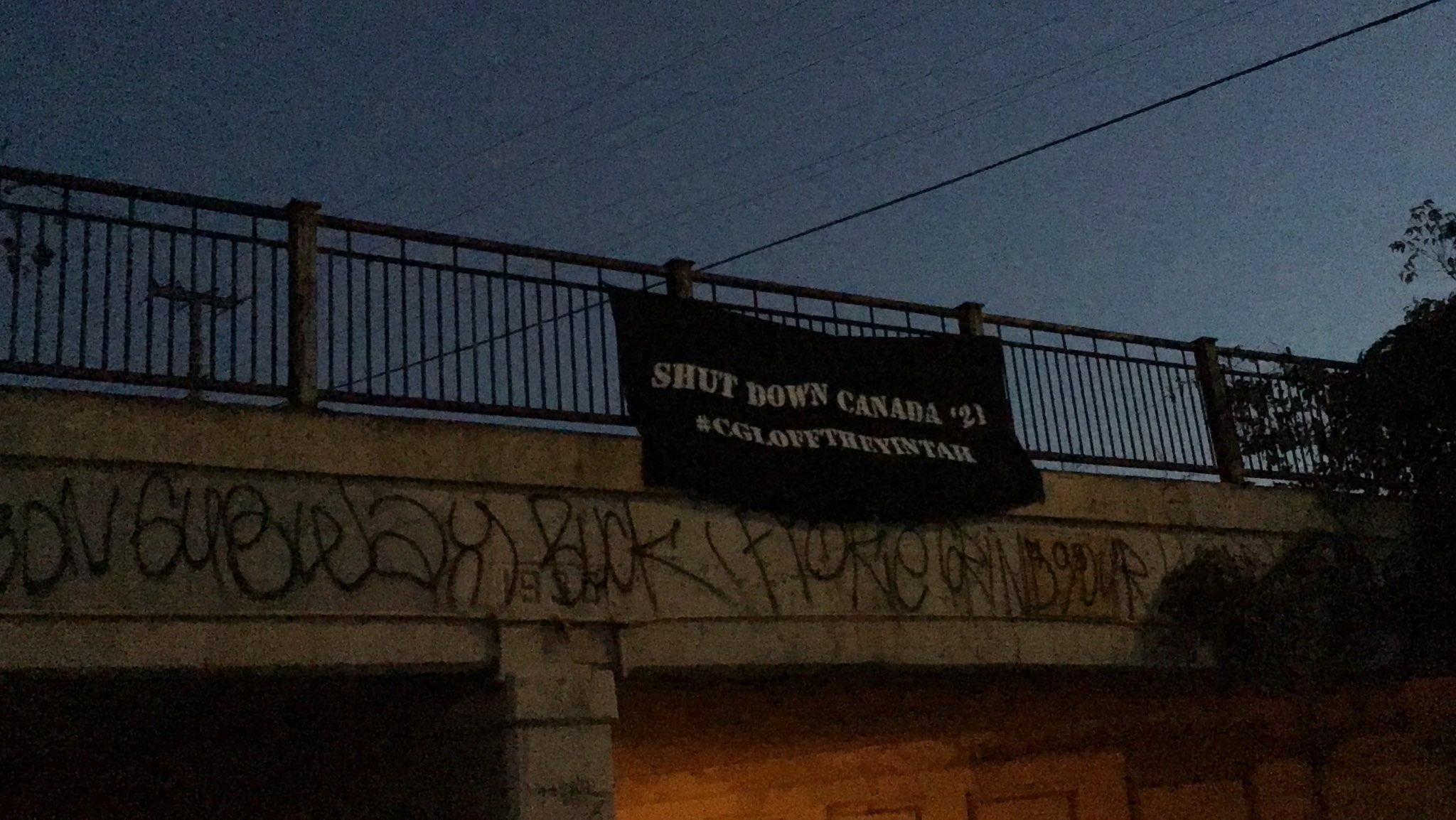 Banner Drop in Solidarity with Gidimt'en